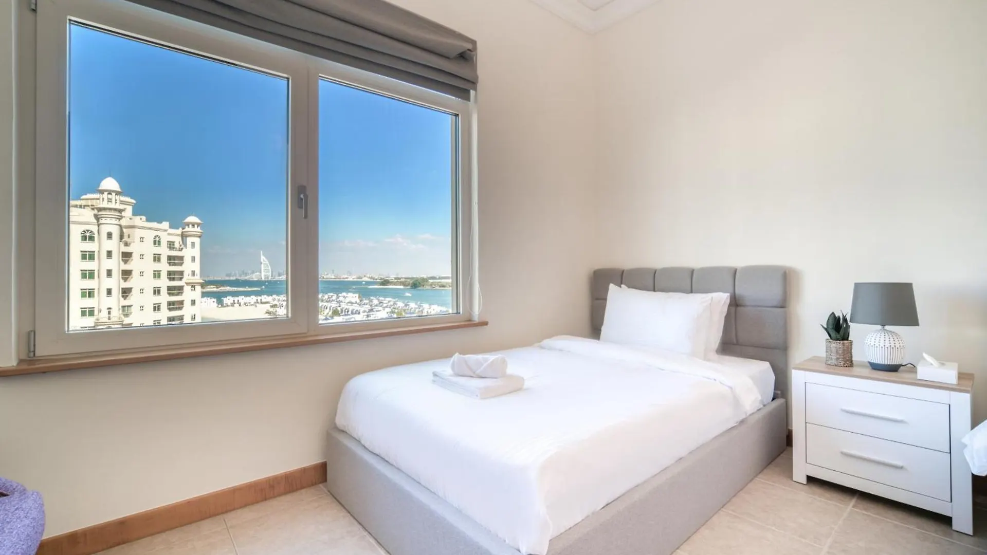 Apartment Shoreline 14, Al Hallawi Palm Jumeirah - Mint Stay Dubai