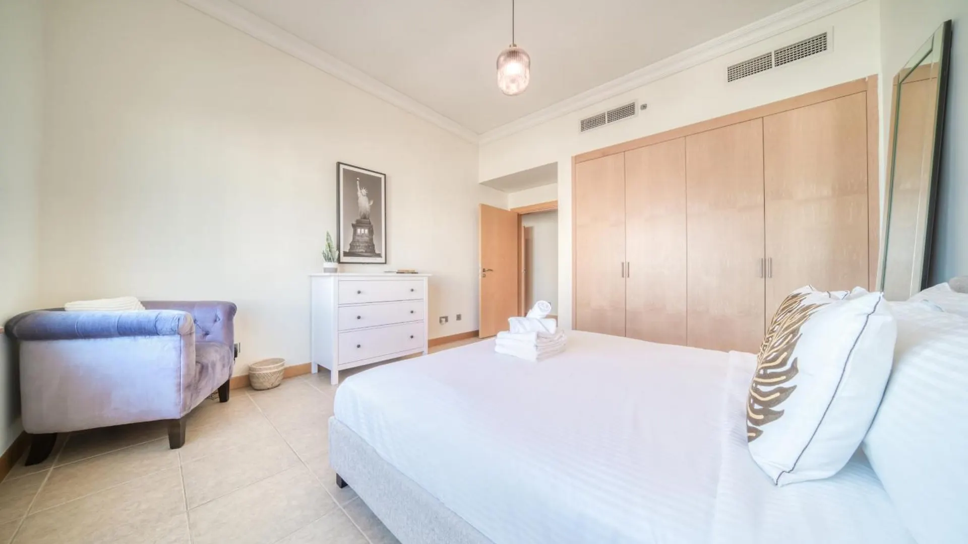 Shoreline 14, Al Hallawi Palm Jumeirah - Mint Stay Dubai United Arab Emirates